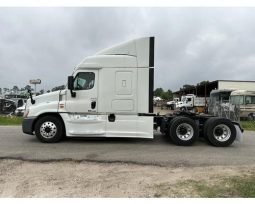 Used 2015 Freightliner Cascadia Sleeper in Porter Texas