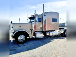 Used 2017 Peterbilt 389 Sleeper in Hazelwood Missouri