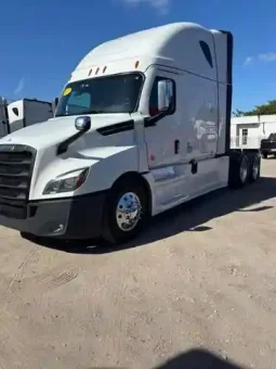 Used 2023 Freightliner Cascadia Sleeper in Miami Florida