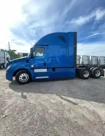 
								Used 2019 Freightliner Cascadia 126 Sleeper in Miami Florida full									