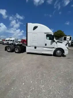 Used 2019 Freightliner Cascadia 126 Sleeper in Miami Florida