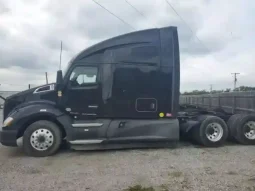 Used 2018 Kenworth T680 Sleeper in Dupo Illinois