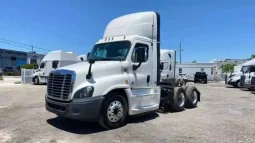 Used 2017 Freightliner Cascadia 125 Day Cab in Miami Florida