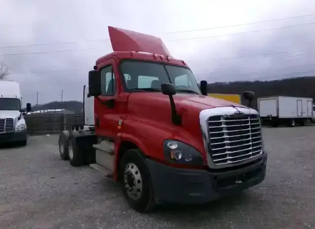 
								Used 2017 Freightliner Cascadia 125 Day Cab in Dupo Illinois full									