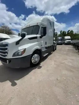 Used 2019 Freightliner Cascadia 126 Sleeper in Miami Florida