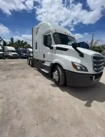 
								Used 2019 Freightliner Cascadia 126 Sleeper in Miami Florida full									