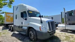 Used 2019 Freightliner Cascadia 125 Sleeper in Miami Florida