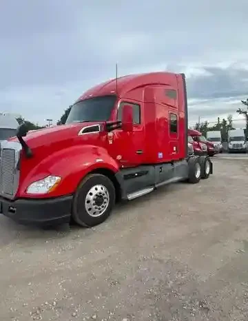 
								Used 2019 Kenworth T600 Sleeper in Miami Florida full									