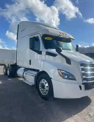 
								Used 2019 Freightliner CASCADIA 116 Sleeper in Miami Florida full									