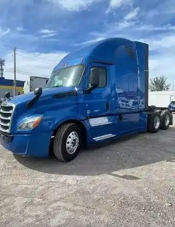 
								Used 2019 Freightliner Cascadia 126 Sleeper in Miami Florida full									