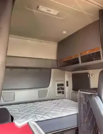 
								Used 2019 International LT Sleeper in Dupo Illinois full									