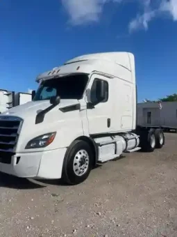 Used 2019 Freightliner CASCADIA 116 Sleeper in Miami Florida