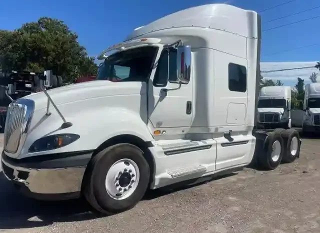 
								Used 2016 International Prostar Sleeper in Miami Florida full									