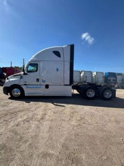 Used 2023 Freightliner Cascadia Sleeper in Miami Florida