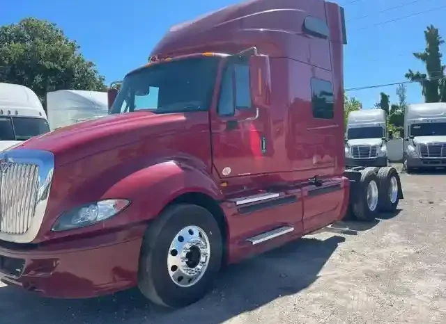 
								Used 2017 International Prostar Sleeper in Miami Florida full									