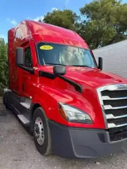 Used 2021 Freightliner Cascadia Sleeper in Miami Florida