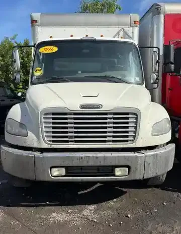 
								Used 2016 Freightliner BUSINESS CLASS M2 106 Box Truck in Miami Florida full									