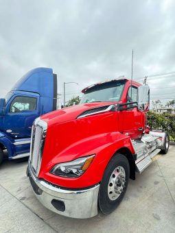 New 2024 Kenworth T680 Day Cab in El Cajón California