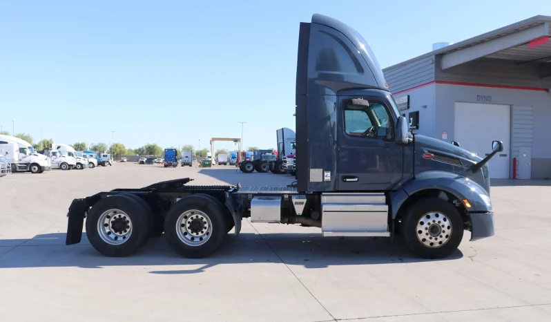 
								Used 2022 Peterbilt 579 Day Cab in Tolleson Arizona full									