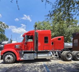 Used 2011 Freightliner CORONADO Sleeper in Orlando Florida