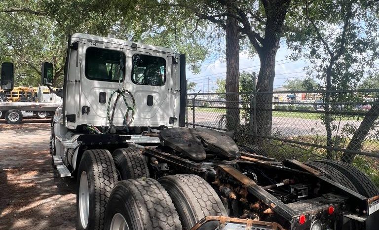 
								Used 2017 Freightliner Cascadia 125 Day Cab in Orlando Florida full									