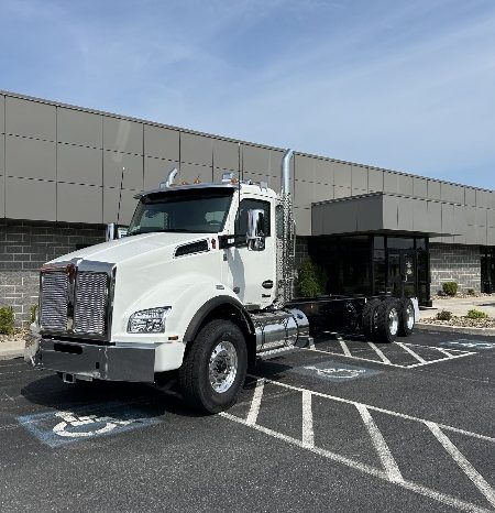 
								New 2025 Kenworth T880 Day Cab in Hagerstown Maryland full									