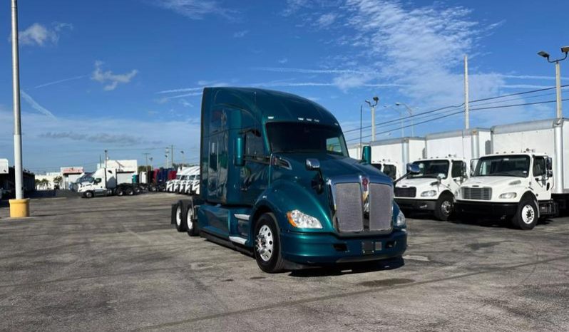 
								Used 2020 Kenworth T600 Sleeper in Miami Florida full									