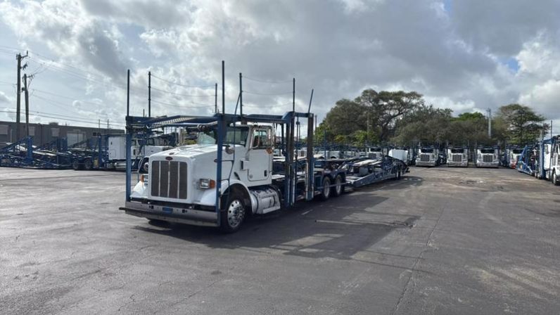 
								Used 2018 Peterbilt 365 Car Haulers in Miami Florida full									