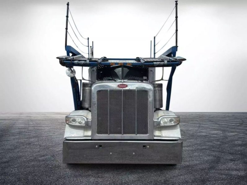 
								Used 2013 Peterbilt 388 Car Haulers in Miami Florida full									
