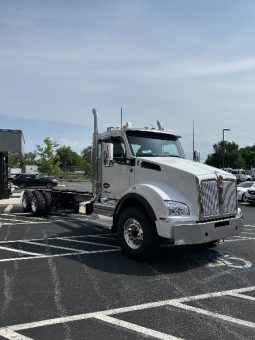 New 2025 Kenworth T880 Day Cab in Hagerstown Maryland