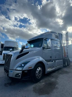 Used 2019 Volvo 760 Sleeper in Hialeah Florida