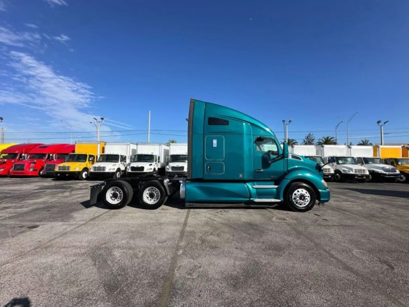 
								Used 2020 Kenworth T600 Sleeper in Miami Florida full									