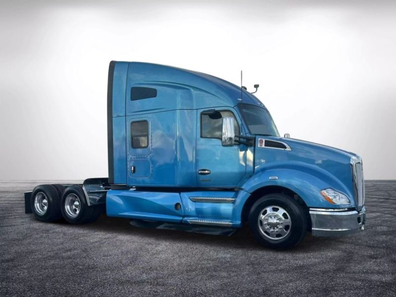 
								Used 2022 Kenworth T600 Sleeper in Miami Florida full									