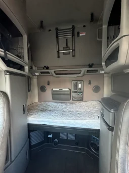 Used 2019 Volvo 760 Sleeper in Hialeah Florida