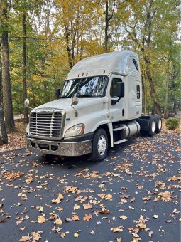 Used 2017 Freightliner Cascadia 125 Sleeper in Millstone Township New Jersey