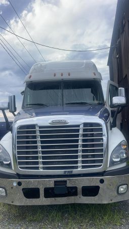 Used 2017 Freightliner Cascadia Sleeper in Linden New Jersey