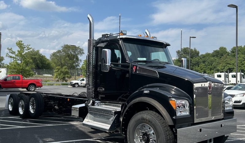 
								New 2025 Kenworth T880 Day Cab in Hagerstown Maryland full									