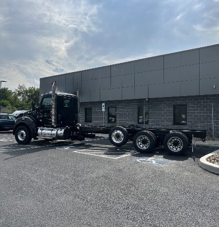 
								New 2025 Kenworth T880 Day Cab in Hagerstown Maryland full									