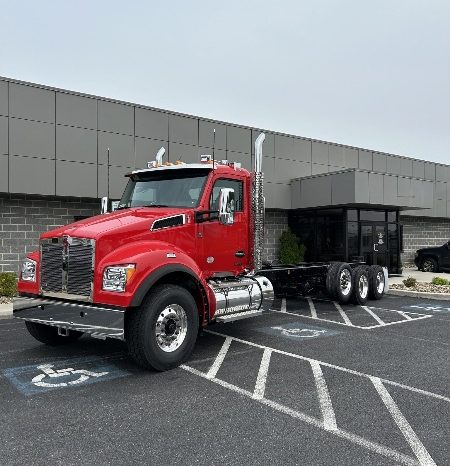 
								New 2025 Kenworth T880 Day Cab in Hagerstown Maryland full									