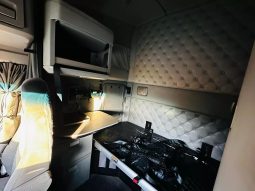 Used 2018 Kenworth T600 Sleeper in Linden New Jersey