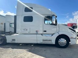 Used 2019 Volvo VNL860 Sleeper in Hialeah Florida