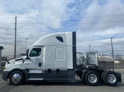 Used 2020 Freightliner Cascadia 126 Sleeper in North Bergen New Jersey