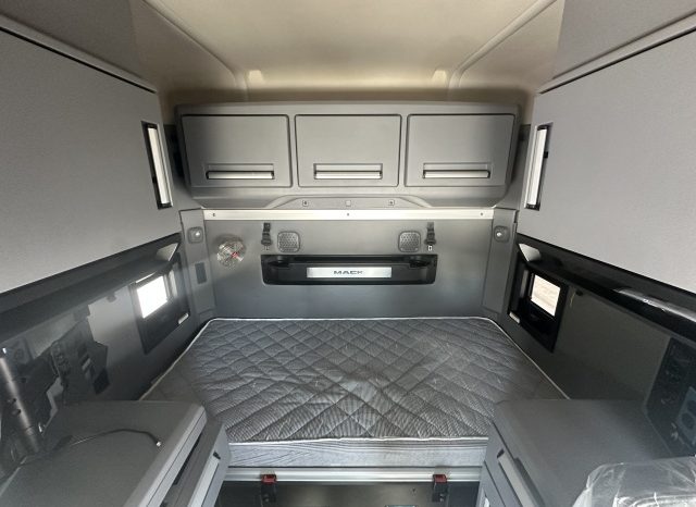 
								Used 2022 Mack ANTHEM Sleeper in Chicago Illinois full									