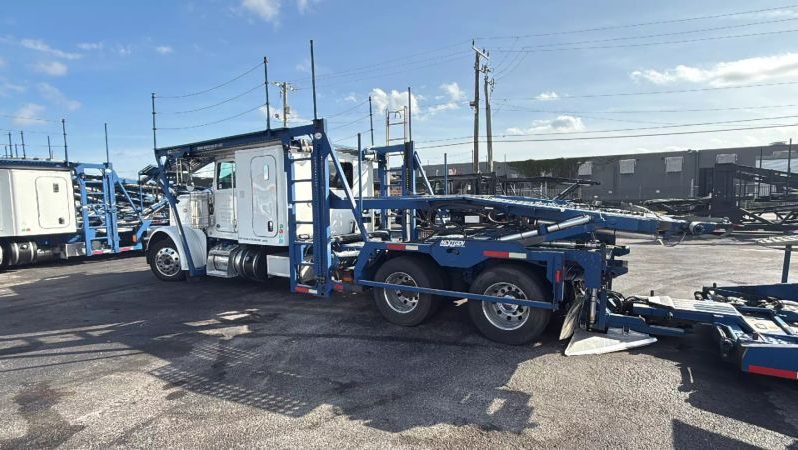 
								Used 2016 Peterbilt 365 Car Haulers in Miami Florida full									