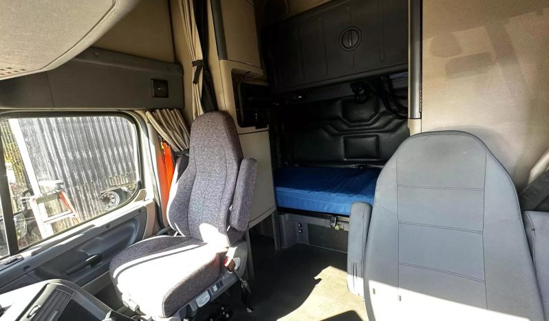 
								Used 2017 Freightliner Cascadia Sleeper in Linden New Jersey full									