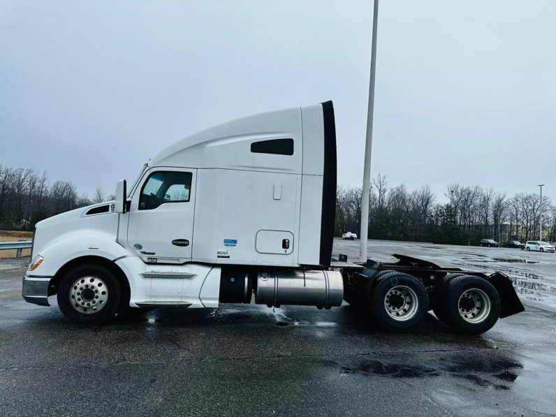 
								Used 2018 Kenworth T680 Sleeper in Linden New Jersey full									