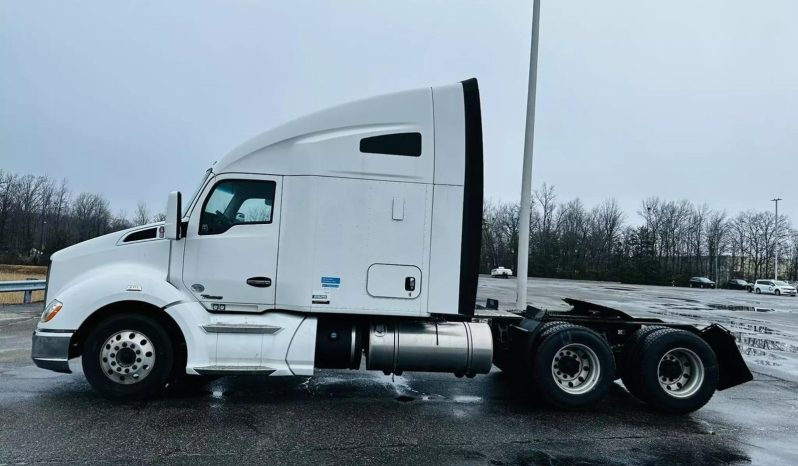 
								Used 2018 Kenworth T680 Sleeper in Linden New Jersey full									