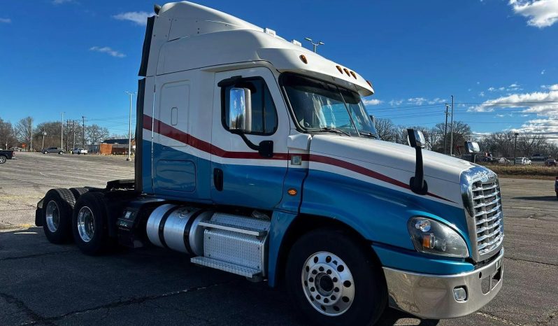 
								Used 2017 Freightliner Cascadia Sleeper in Linden New Jersey full									