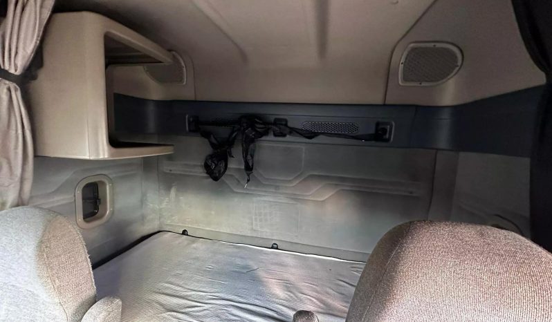 
								Used 2017 Freightliner Cascadia Sleeper in Linden New Jersey full									