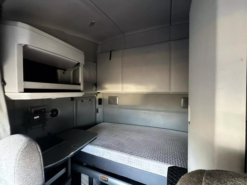 
								Used 2020 Kenworth T600 Sleeper in Linden New Jersey full									